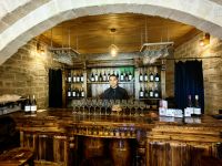 Wir bekommen Gläser und dann gehts ab zur Verkostung &ndash; &copy; Simone Willner (Eberhardt TRAVEL)