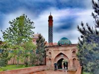 Göy-Imam-Moschee im Imamzade Komplex in Ganja &ndash; &copy; Simone Willner (Eberhardt TRAVEL)