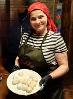 Und jetzt backen wir Qutab, dünne Fladen mit Füllung &ndash; &copy; Simone Willner (Eberhardt TRAVEL)