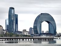 Moderne Skyline von Baku &ndash; &copy; Simone Willner (Eberhardt TRAVEL)