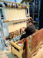 Im Teppichmuseum von Baku wird gewebt &ndash; &copy; Simone Willner (Eberhardt TRAVEL)