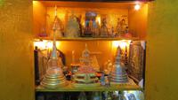0117 Stadtrundfahrt Colombo - Buddhistischer Tempel - Opfergaben