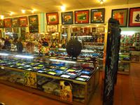 Besuch einer Behindertenwerkstatt auf der Fahrt in die Halong Bucht