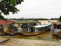 Drachenboot Fahren auf dem Parfümfluss in Hue