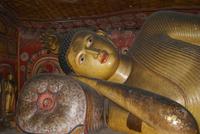 Im Felsentempel von Dambulla