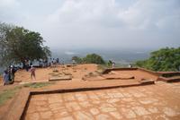 Oben angekommen und geschafft! Das Plateau von Sigiriya