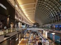 Riesige Einkaufsmall am Marina Bay Sands