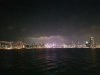 Blick auf die Skyline Hongkongs bei Nacht