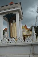 22 Erster buddhistischer Tempel, den wir sehen