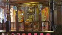 0549  Kandy -  Im Zahntempel