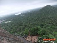 und es geht wieder nach unten - bei strömendem Regen