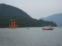 Der Torii des Schinto-Schreins von Itsukushima