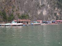 0129 Ha-Long-Bucht Schwimmendes Dorf