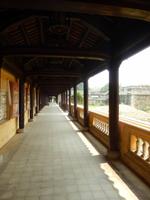 Säulengang in der Verbotenen Stadt der Könige Vietnam