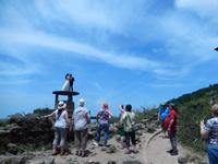 Reisegruppe und Hochzeitspaar