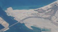 Flug Male-Doha: Saadiyat Island (Abu Dhabi) mit Louvre (links rundes Gebäude)