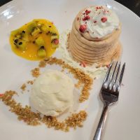 Rundreise Neuseeland // Pavlova im Hotel in Dunedin
