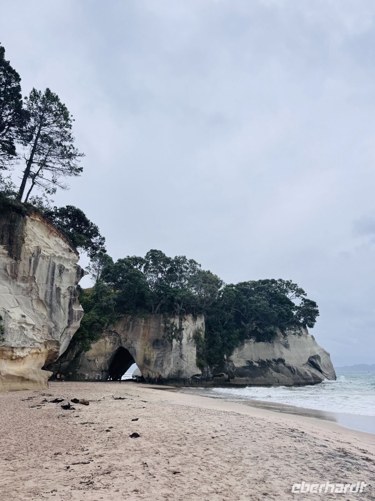 Tag 8 -  Cathedral Cove Beach