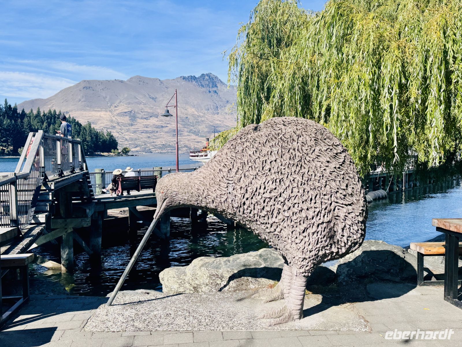 Tag 18 - Kiwi-Statue in Queenstown 