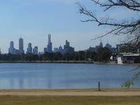 Melbourne (Albert Park Lake mit Skyline)
