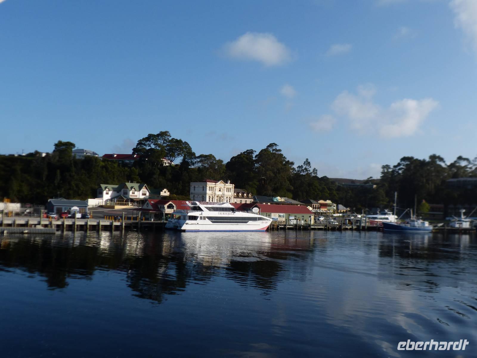 051.Strahan
