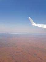 Blick auf das Outback vom Flugzeug