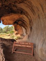 381. Spaziergang am Uluru, Outback, Australien