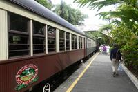 mit der Kuranda-Bahn durch den Regenwald