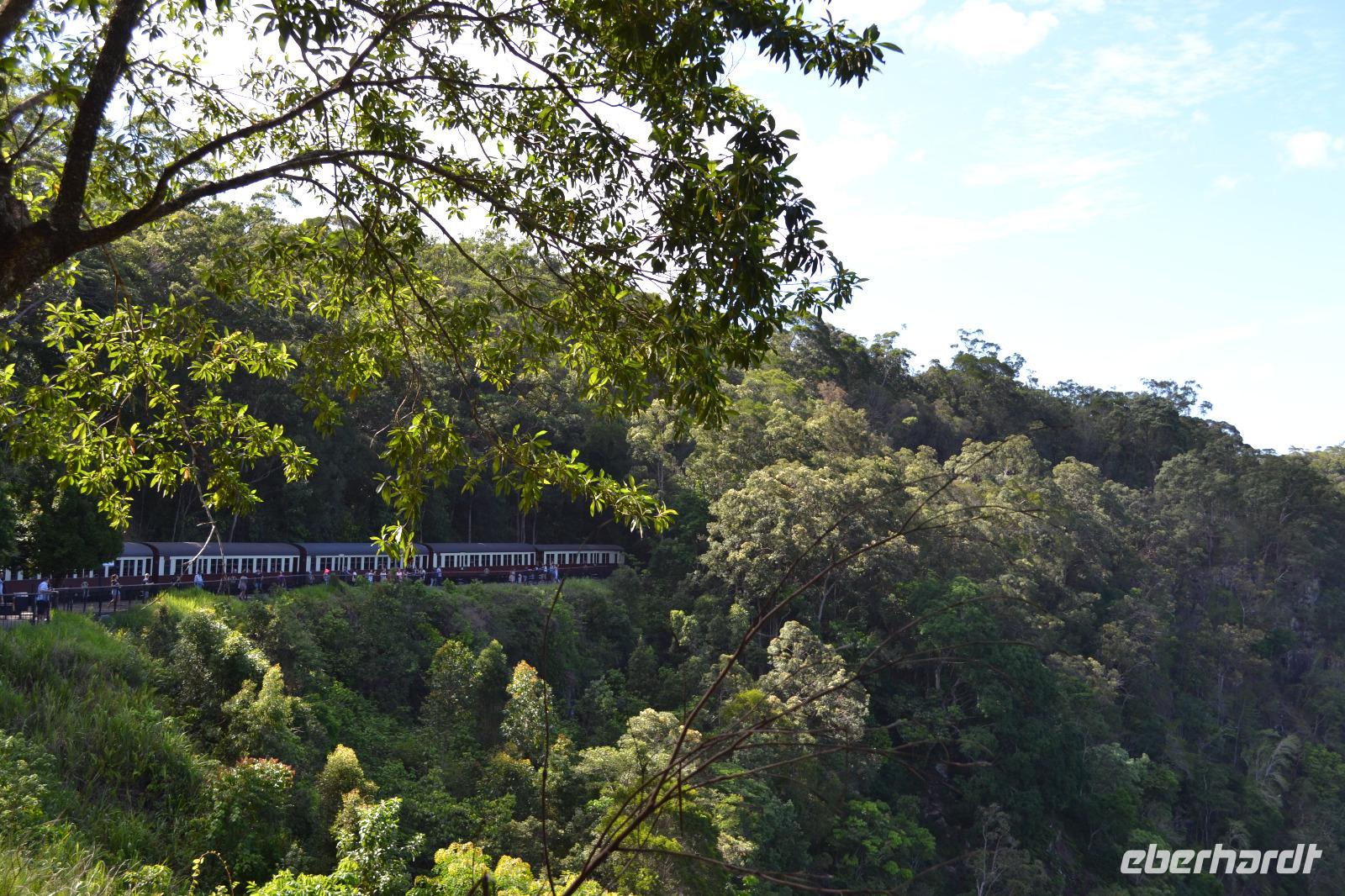 Rückfahrt nach Cairns mit der Kuranda Scenic Railway - Fotostopp an den Barron Falls
