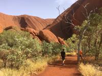 Uluru - Spaziergang zum Wasserloch