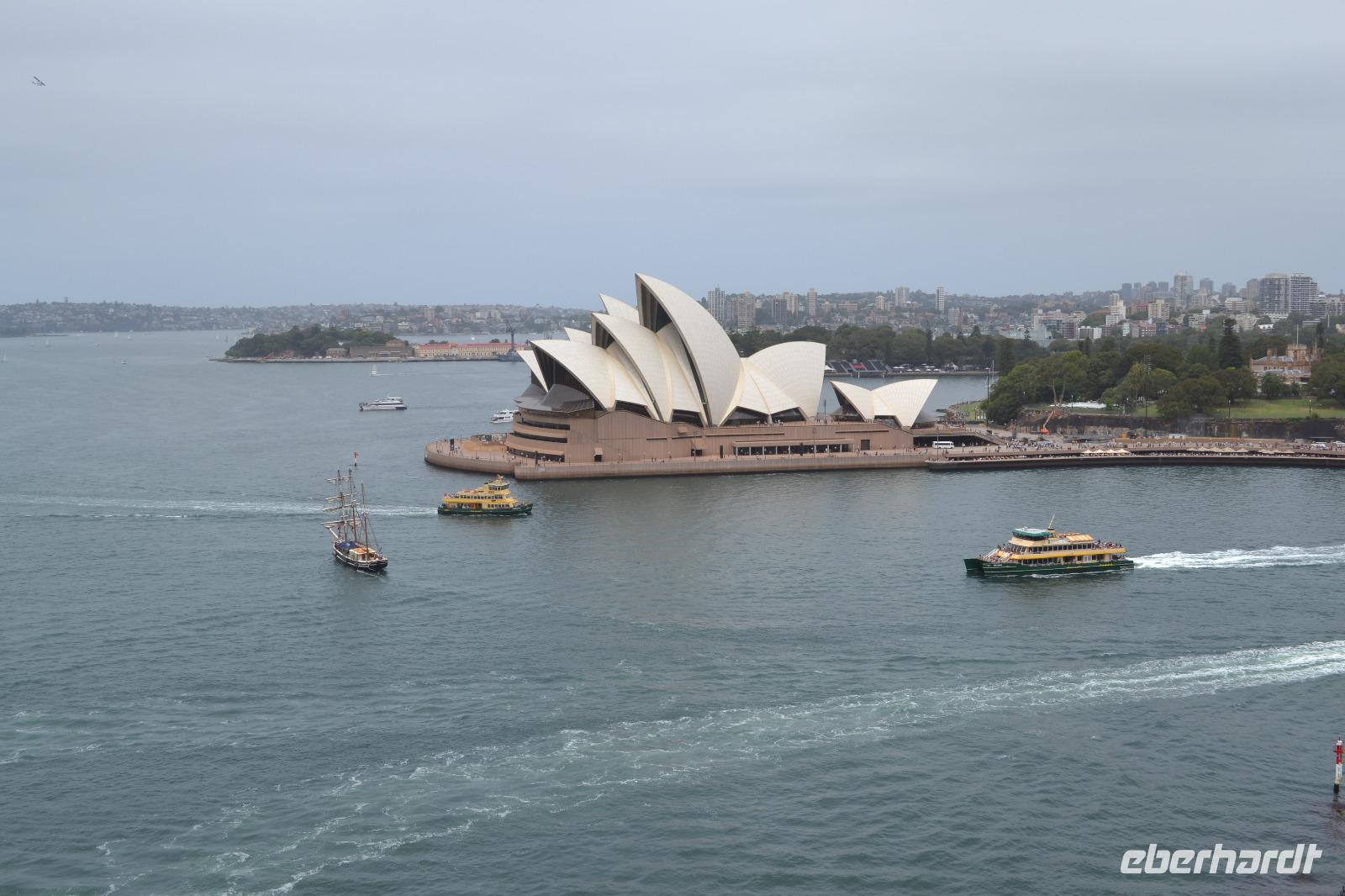 Spaziergang über die Harbour Bridge - Blick aufs Opernhaus