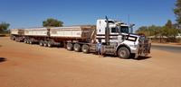 Roadtrain im Outback 