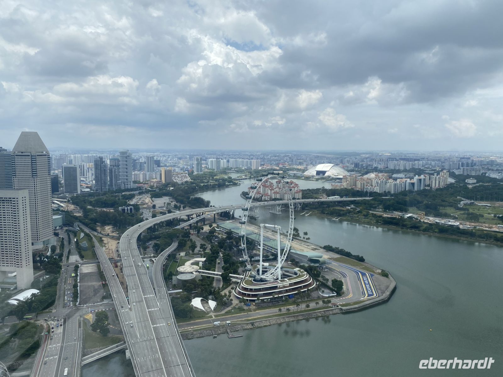 Blick auf den Singapur Flyer