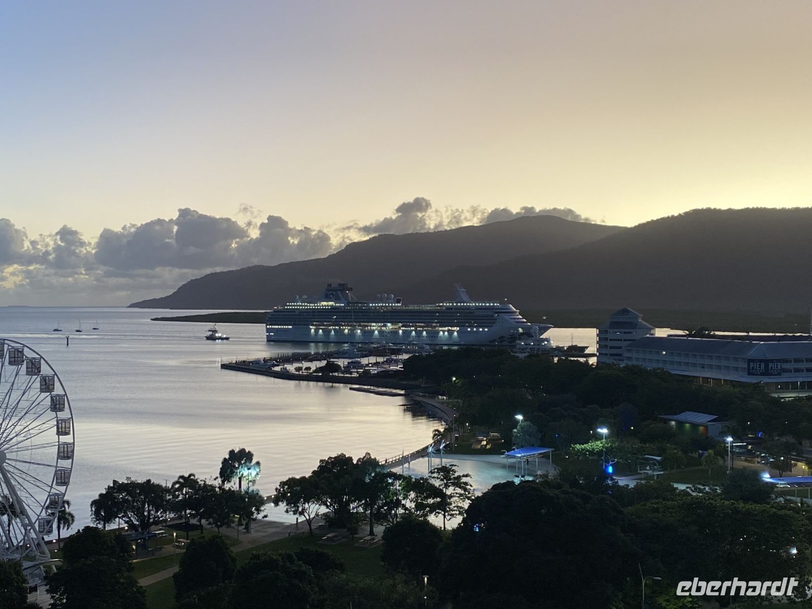 Blick auf den Hafen in Cairns