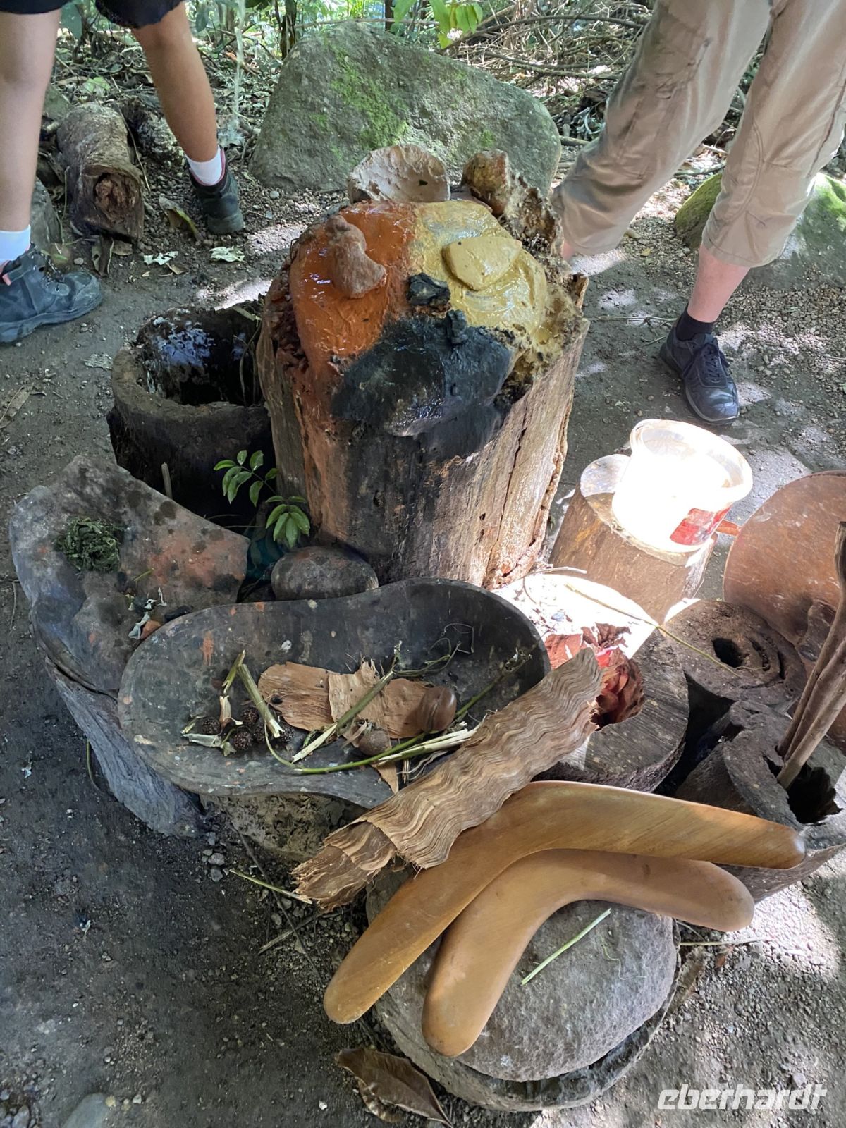 Utensilien zur Jagd und Körperbemalung 