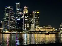 2. Reisetag – Ankunft in Singapur – Bankenviertel von Singapur bei Nacht