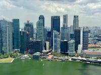 3. Reisetag – Stadtrundfahrt in Singapur – Aussicht vom Marina Bay Sands Hotel auf das Finanzzentrum