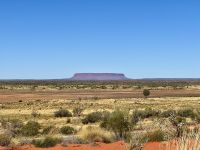 9. Reisetag – Fotostopp am Mount Conner auf der Fahrt nach Alice Springs
