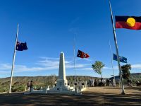 9. Reisetag – Fotostopp auf dem ANZAC Hill in Alice Springs