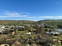 9. Reisetag – Fotostopp auf dem ANZAC Hill in Alice Springs – Aussicht auf Alice Springs