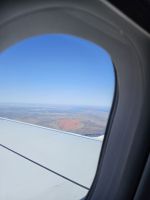 Erster Blick auf den Uluru beim Landeanflug in Ayers Rock