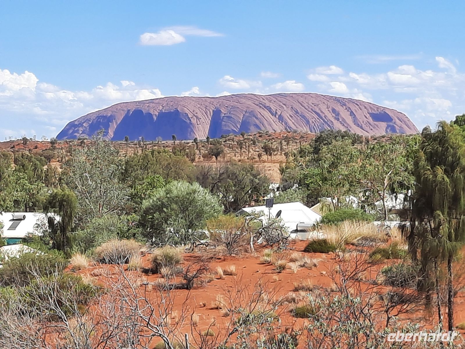 Ayers Rock Ressort mit Blick auf den Uluru