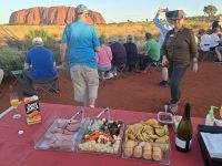 Mit Sekt und Knabberzeug genießen wir den Sonnenuntergang &ndash; &copy; Gunter Looß (Eberhardt TRAVEL)