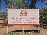 hier sind wir am Mittelpunkt Australiens &ndash; &copy; Gunter Looß (Eberhardt TRAVEL)