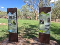Gedenktafeln alte Telegraphenstation &ndash; &copy; Gunter Looß (Eberhardt TRAVEL)