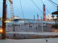 P1030028- Hafenpromenade voN Sydney am Abend