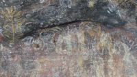 Rundreise Australien - Wandmalereien am Uluru im Outback