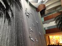 053 Wasserfall in der Dubai Mall &ndash; &copy; Patrick Fritzsche (Eberhardt TRAVEL)