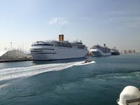 073 die Costa Atlantica im Hafen von Dubai &ndash; &copy; Patrick Fritzsche (Eberhardt TRAVEL)