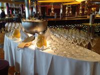 076 Willkommens-Sekt für die Eberhardt-Gruppe &ndash; &copy; Patrick Fritzsche (Eberhardt TRAVEL)